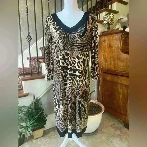 Chicos Ladies dress animal print size (Large) Excellent condition long sleeve. - Picture 4 of 14